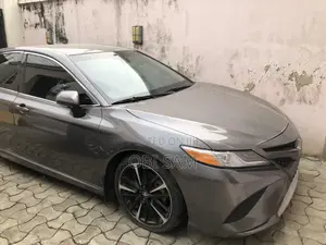 Toyota Camry 2018 Gray