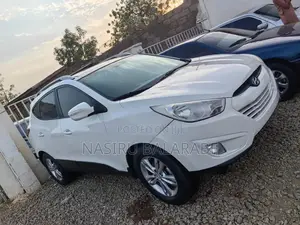 Hyundai Tucson GL FWD 2013 White