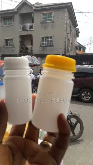 Vitamin C Containers
