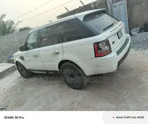 Land Rover Range Rover Sport HSE 4x4 (5.0L 8cyl 6A) 2013 White