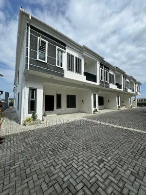 4bdrm Duplex in Orchid, Chevron for sale