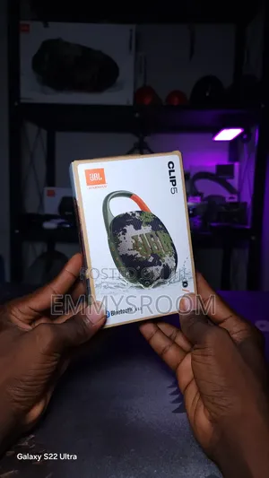 Photo - JBL Clip 5 – Next-Level Portability Sound