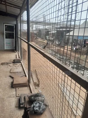 Shops Partitions With Mesh Wires .
