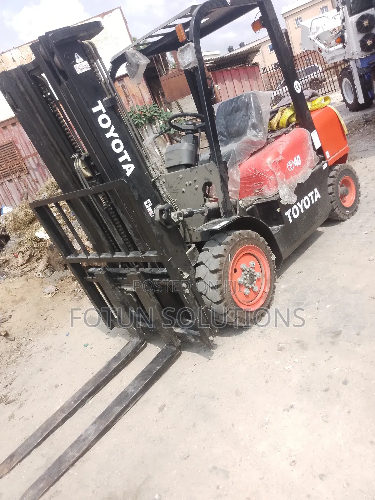 Fork Lift Mobile Machine