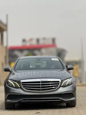 Photo - Mercedes-Benz E300 2017 Gray