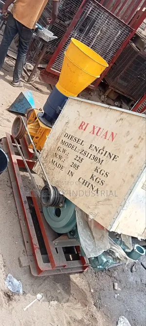 Pellet Machine Animal Food Processing 300kg Diesel Engine