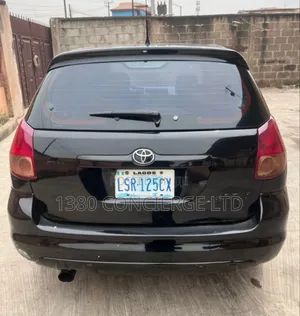 Photo - Toyota Matrix 2004 Black