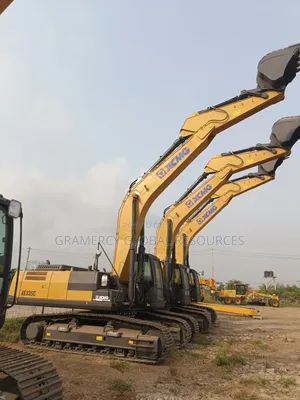 Photo - Brand New 2025 XCMG Hydraulic Excavator 33.5 Tons Xe335c