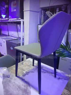 Dinning Table With 4 Chairs