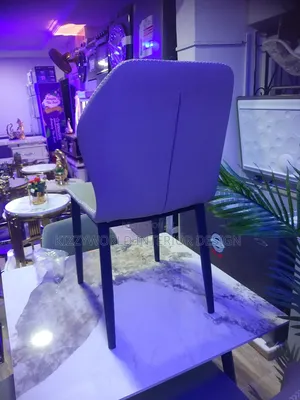 Dinning Table With 4 Chairs
