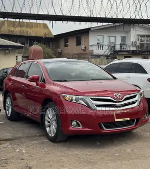 Photo - Toyota Venza Limited 4dr Wagon AWD (3.5L 6cyl 6A) 2014 Red