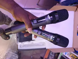 Photo - Shure Dgx7 Wireless Microphone With 2 Mics