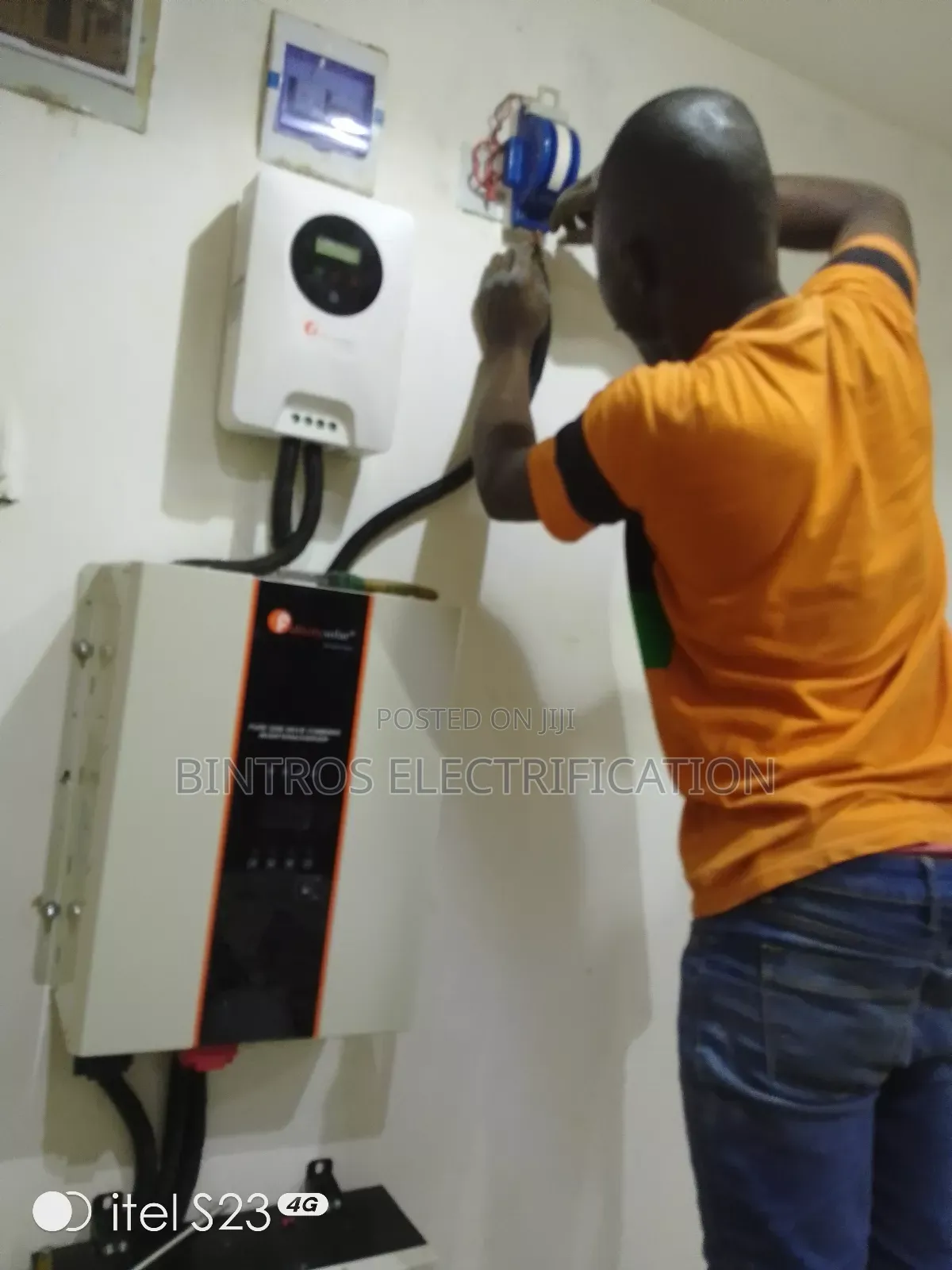 Solar Panel and Inverter Installer
