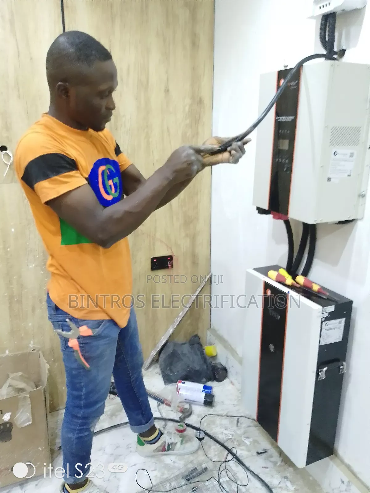 Solar Panel and Inverter Installer