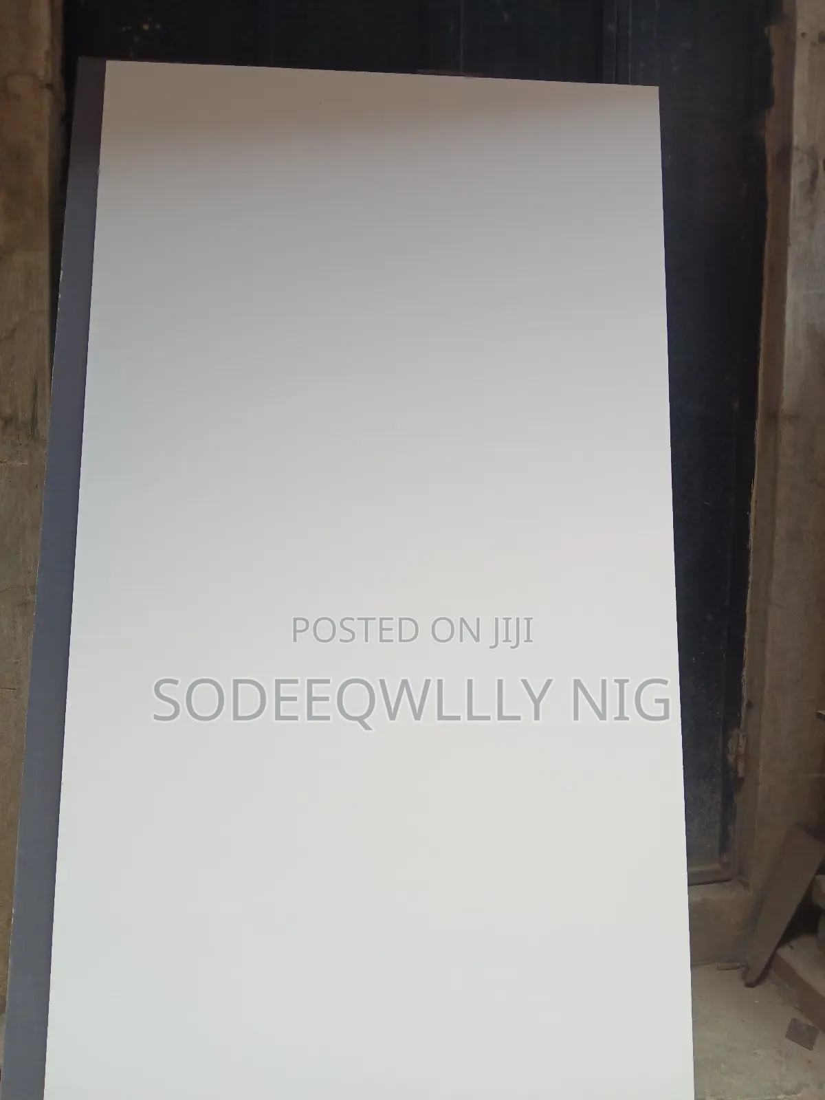 White Bluck Board