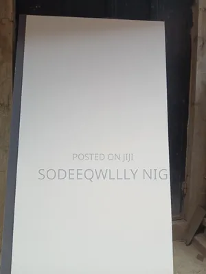 White Bluck Board
