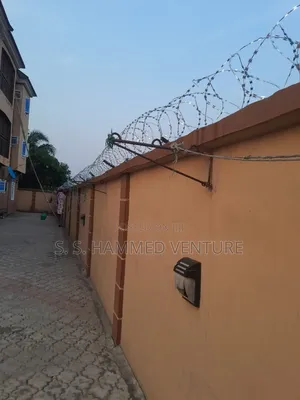 16 Inches Diameters Security Fencing (Barb Wires)