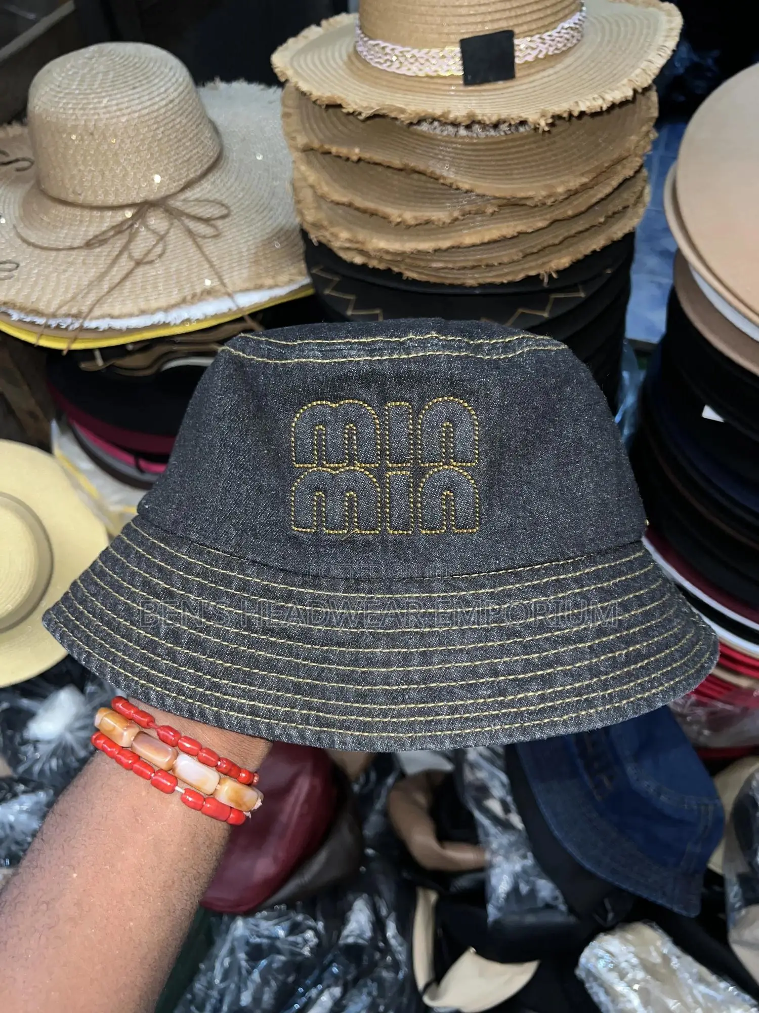 Bucket Hat.