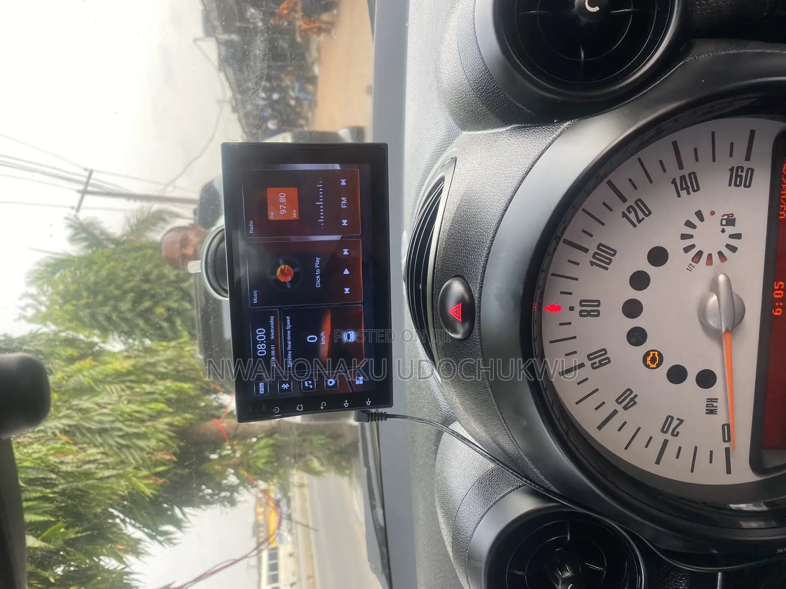 Dashboard Android Screen With Apple Car Play