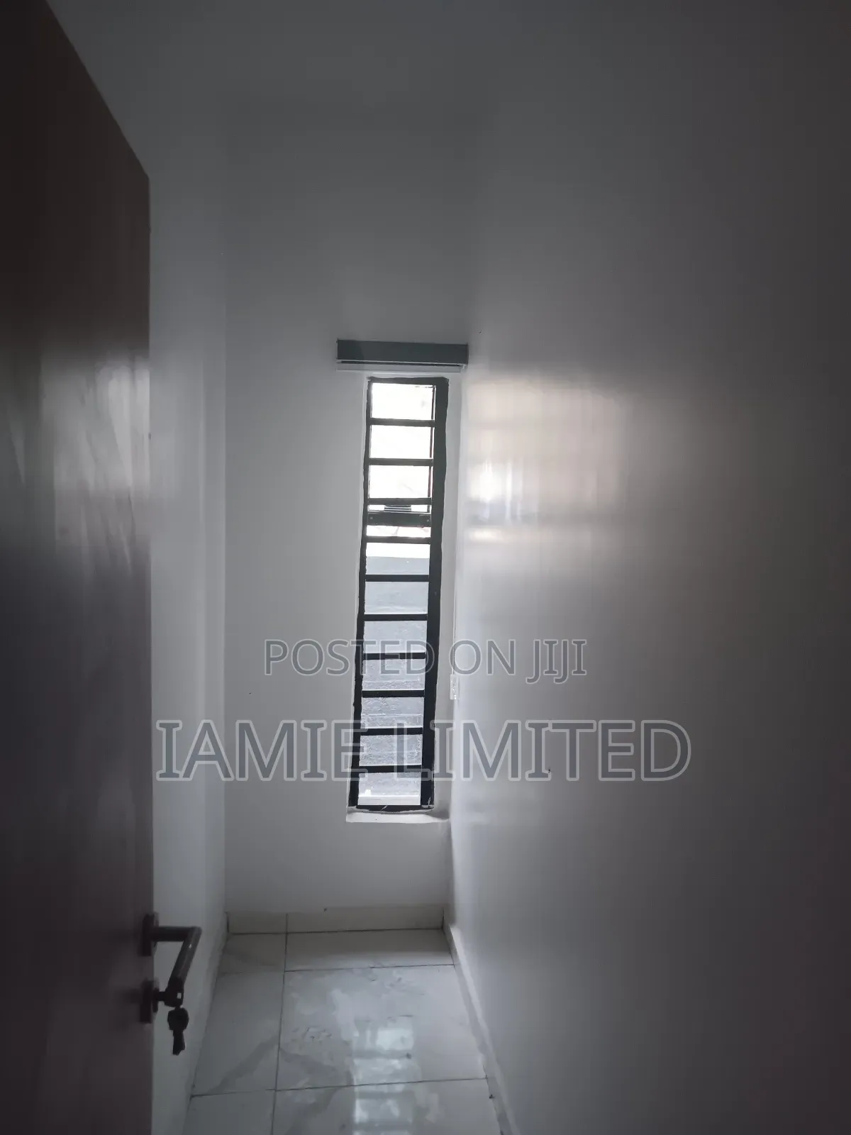 3bdrm Block of Flats in Army Estate, Warri for rent