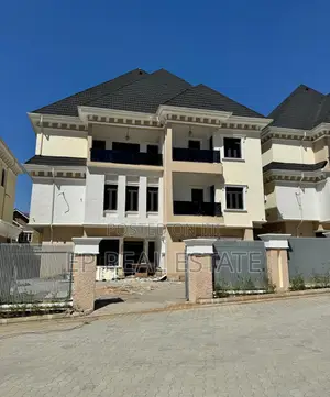 8bdrm House in Asokoro for sale