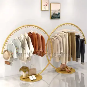 C Shape Modern Boutiques Clothes Displaying Stand