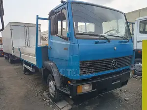 Mercedes Benz 814 German Truck 20ft