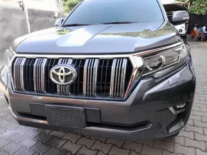 Toyota Land Cruiser Prado 2021 Gray