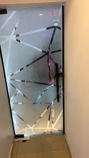 Frameless Glass Door With Frosted Effects