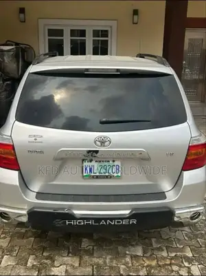 Toyota Highlander SE 2012 Silver