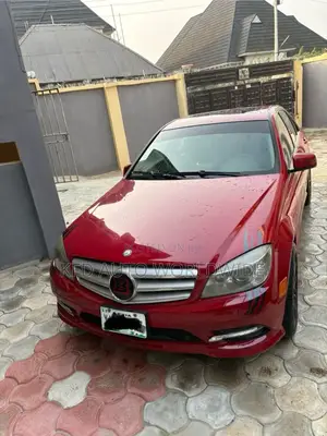 Mercedes-Benz C300 2009 Red