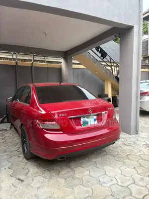 Mercedes-Benz C300 2009 Red