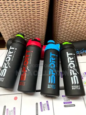 Photo - 900ml Sports Water Bottles