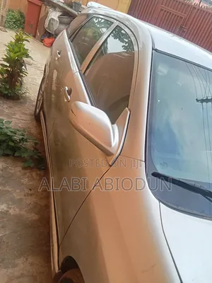 Photo - Toyota Matrix 2004 Silver