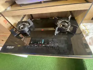 Black Glass Surface Kitchen Burner
