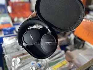 Noise Cancelling Bose Headphones