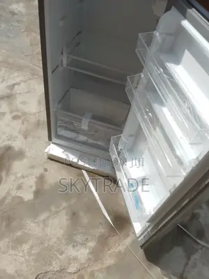 Compact Reliable: Hisense Double Door Refrigerator (154l)"