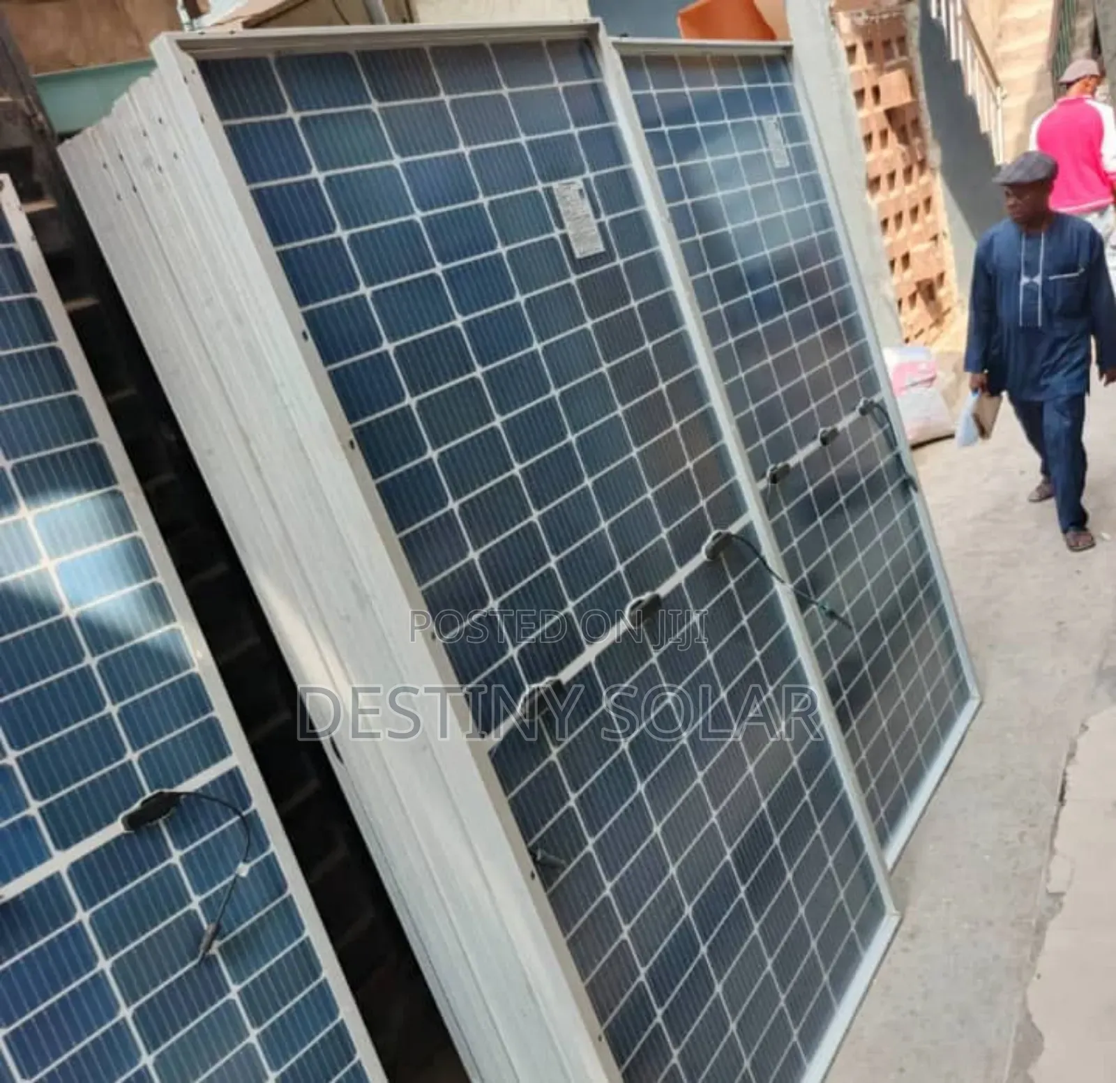 600watts Solar Panel Longi 144cells High Voltage Very Much Affordable