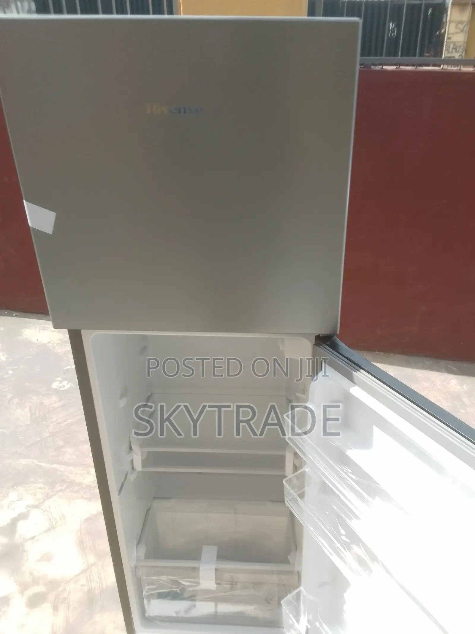 Space-Saving Hisense Double Door Fridge for Kitchen Ref200dr