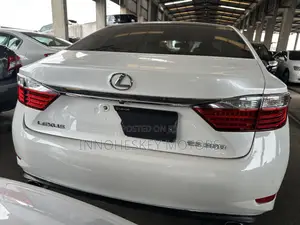 Lexus ES 350 FWD 2013 White