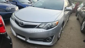 Toyota Camry 2015 Silver