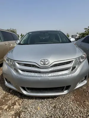 Photo - Toyota Venza AWD 2010 Silver