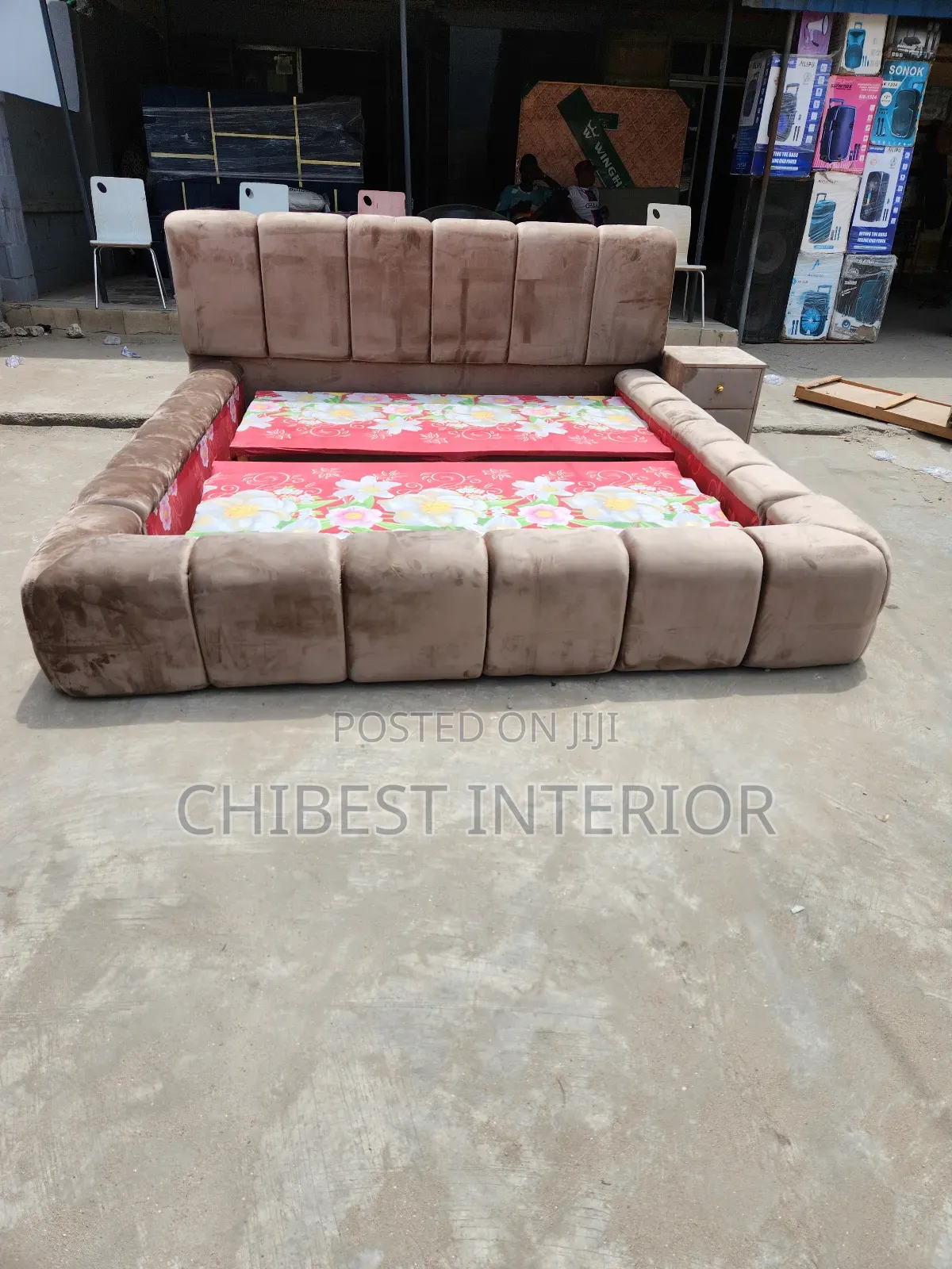 High Quality Padded 7by6 Bed