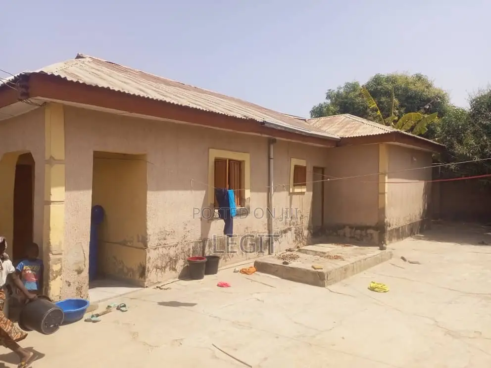 4bdrm Bungalow in Minna for sale