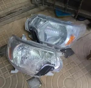 Headlight for Toyota Tacoma 2012 Available Dm