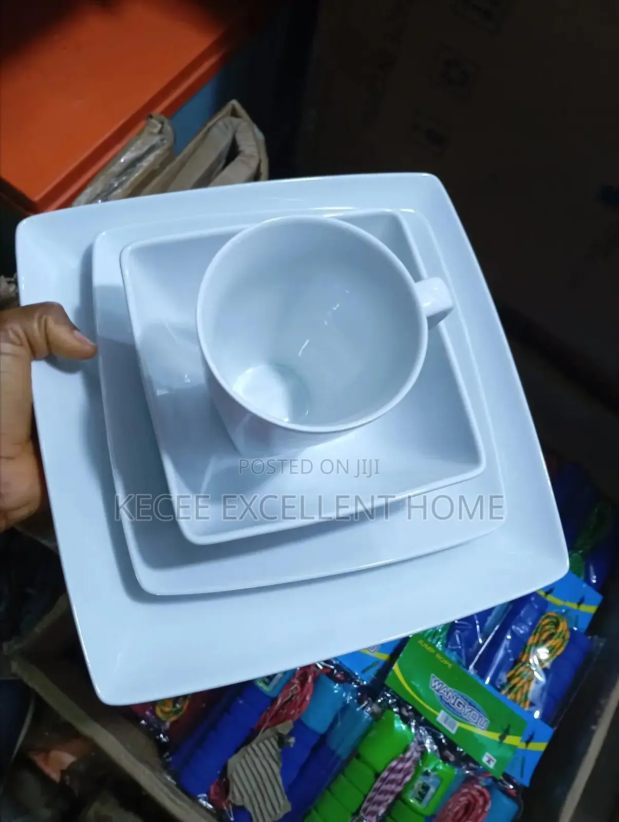 Dinner Set Breakable (16 Pieces)
