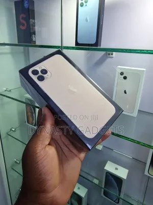 New Apple iPhone 11 Pro Max 64 GB Gold