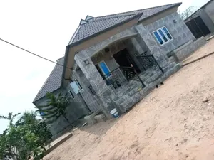 Photo - 4bdrm Bungalow in Ekpri , Nsukara, Off for sale