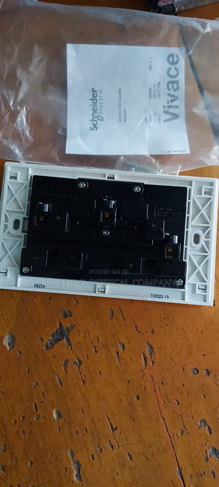 Schneider 13 Amps Double Socket With Indicator Light