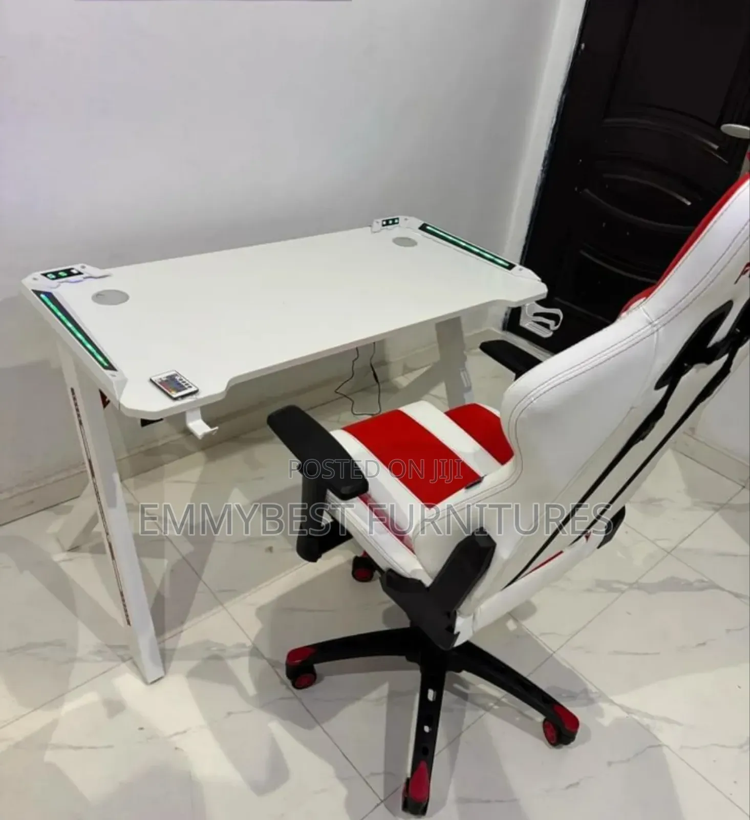 Classic Designed Computer Desk Chair With Electric Light.